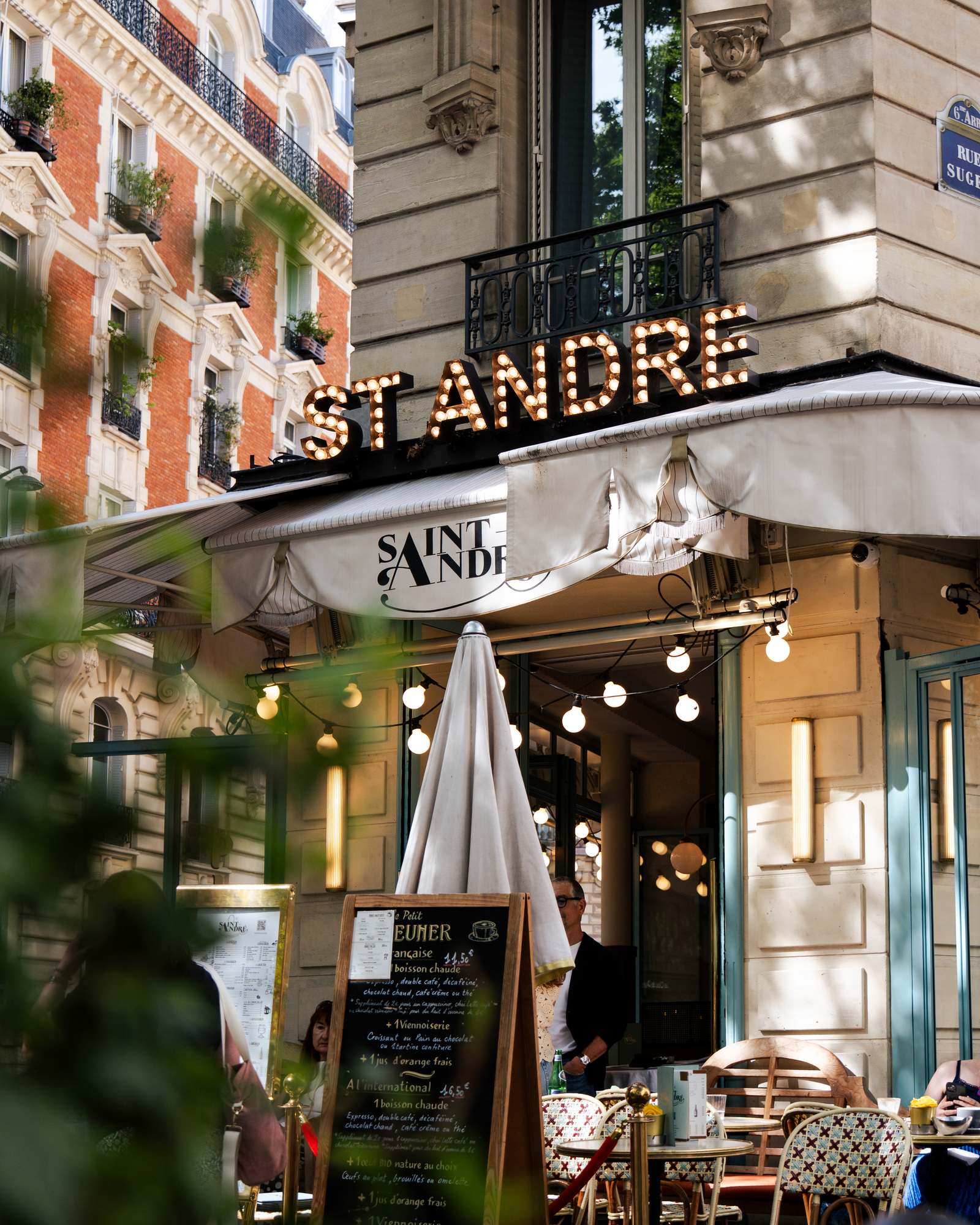 Google Ads pour restaurant : budget, ciblage et résultats à attendre